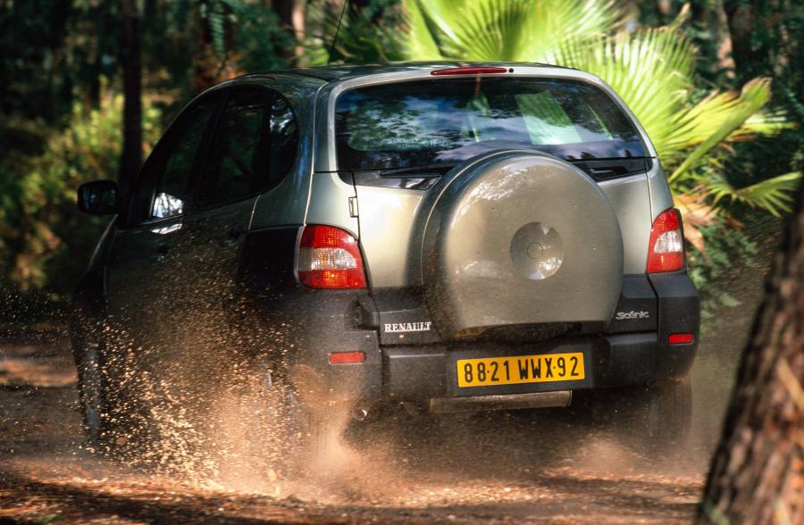  Renault Scenic RX4 2000 года  (фото 15 из 66)